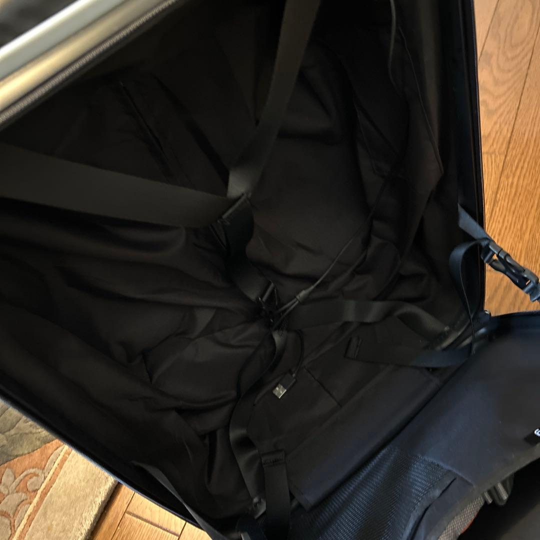 ホワイト ブラック キャリーカート 旅行用品　スーツケース　ベビーカーにもなる