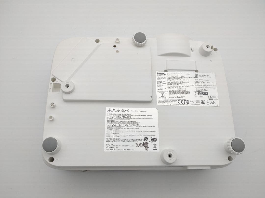 【中古品」BenQ ベンキュー プロジェクター MW550 リモコン付