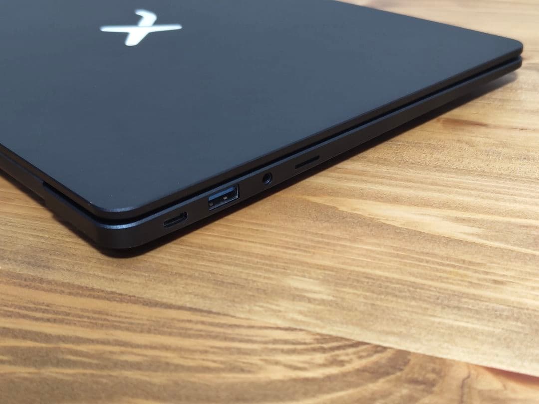 モバイル モニター　ディスプレイ　Mira BooK