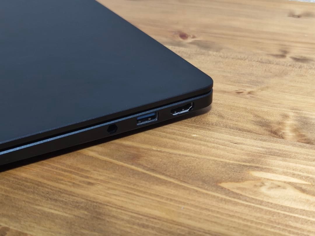 モバイル モニター　ディスプレイ　Mira BooK