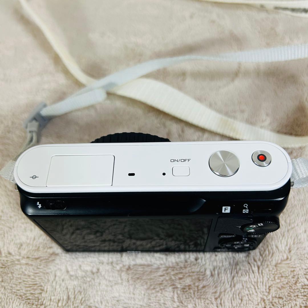 【美品】Nikon1 J1MODEL Zoom Lens Kit