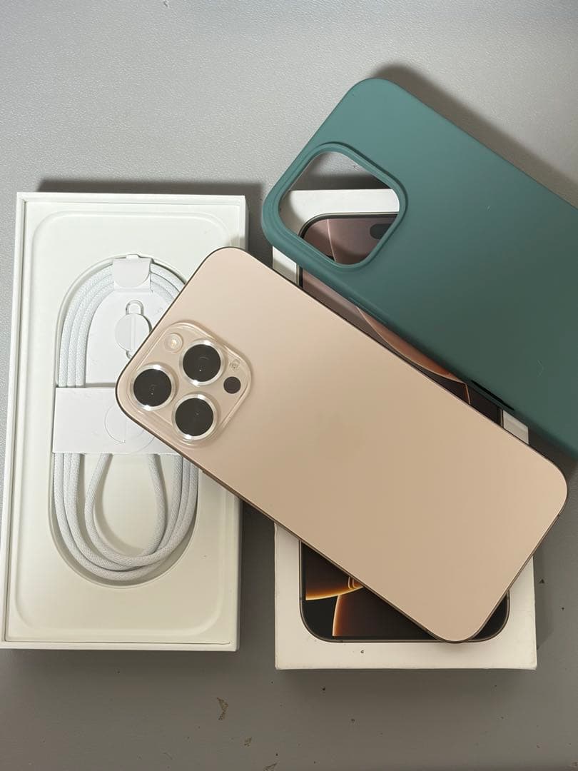 極美品 iPhone16 Pro Max 512GB デザートチタニウム