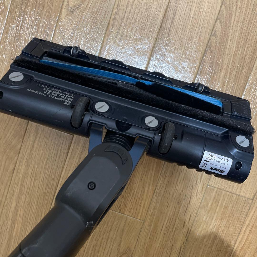 送料込　メルカリ市中のみ出品　Shark スティッククリーナー 本体 充電器付き