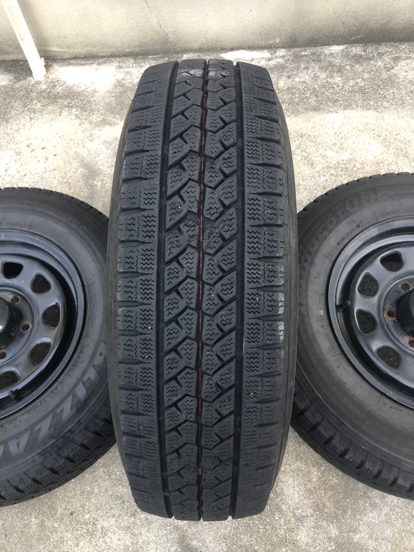 スタッドレスタイヤ 15インチ デイトナ DAYTONA ハイエース VL1