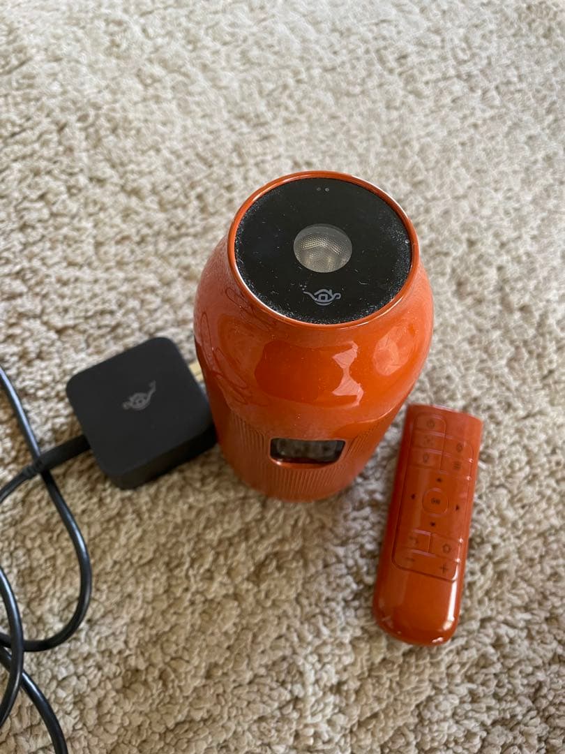 Aladdin 持ち運び式プロジェクター、リモコン、充電器（type C)