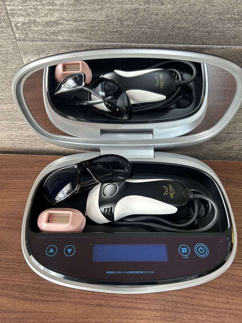 ケノン 脱毛器 本体と付属品