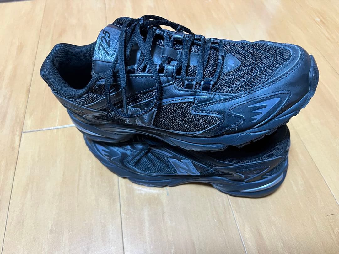 New Balance ML725 ブラック スニーカー