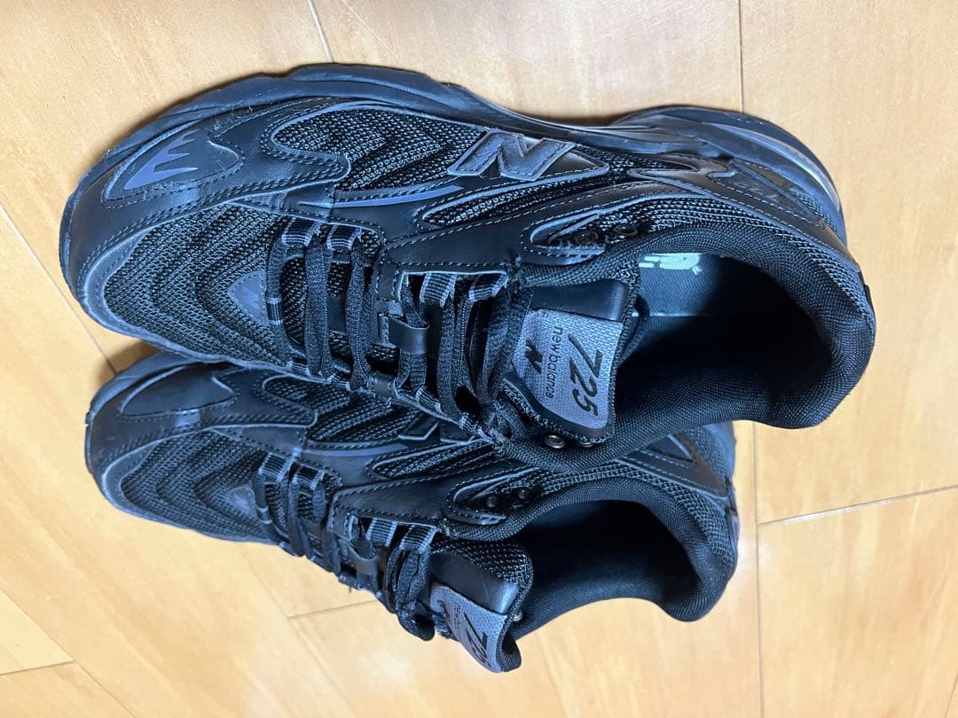 New Balance ML725 ブラック スニーカー