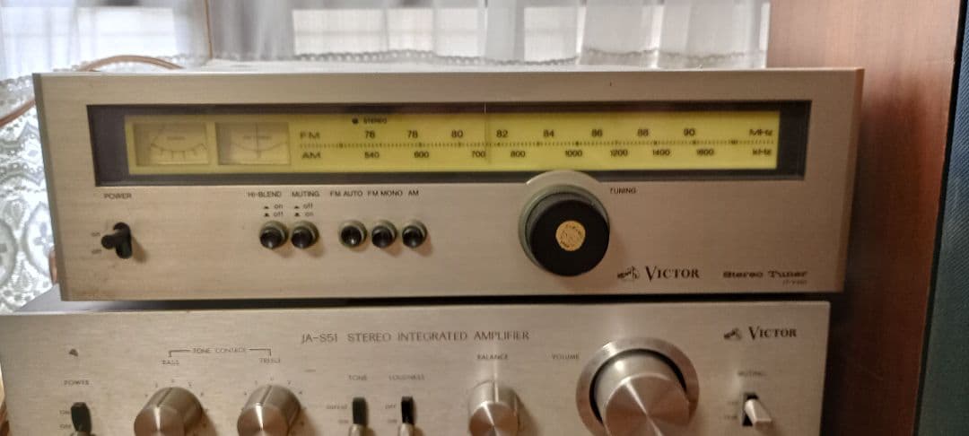 特別価格コンポ プリメインアンプ、FM/AM チュ−ナ− 、スピーカー