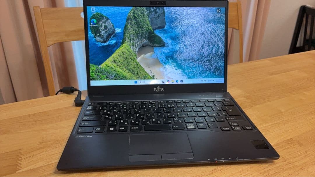 軽量薄型☆富士通 U937 Core i5-7300U 8GB SSD128