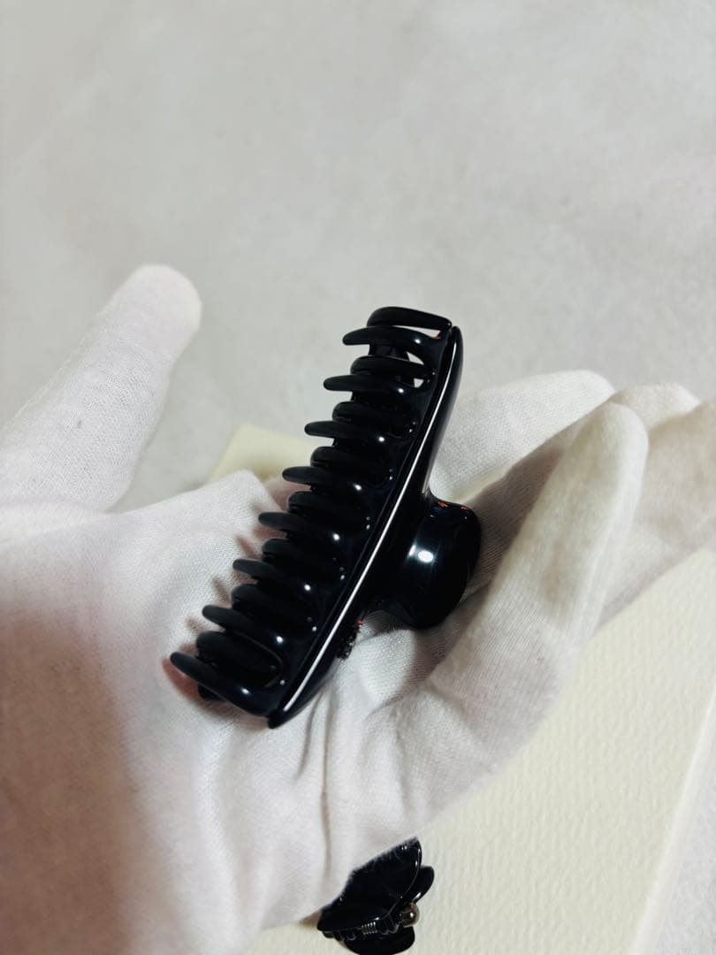 mayu　美品1個　acca アッカ 黒　クリップ