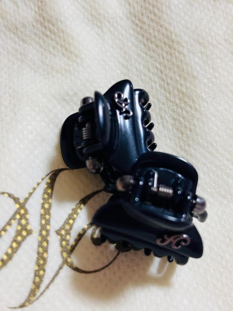 mayu　美品1個　acca アッカ 黒　クリップ