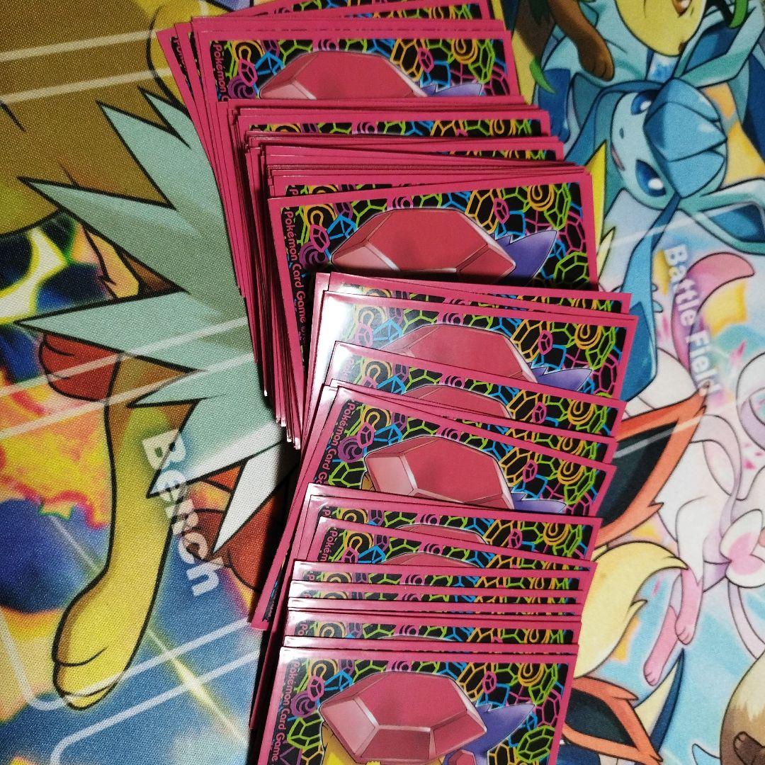 匿名配送無料　メガヤミラミのポンチョを着たピカチュウ　デッキシールド64枚