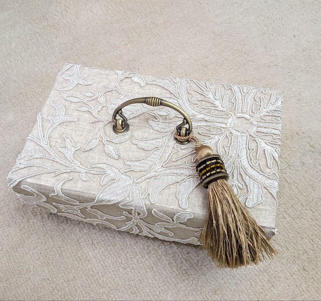 カルトナージュのお道具箱　MORRIS＆Co　刺繍生地