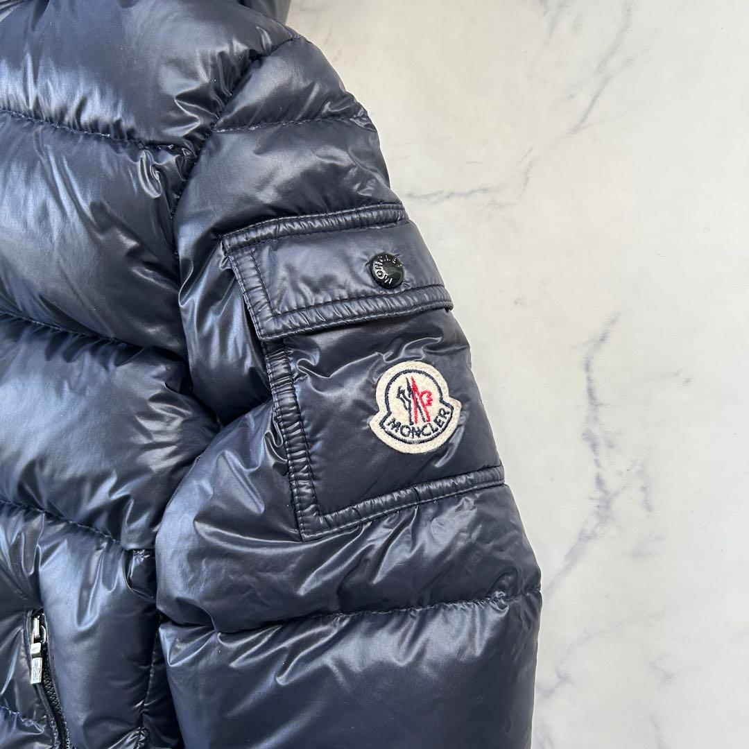 極美品 モンクレール ダウンジャケット ワッペン フード BERRE ベール