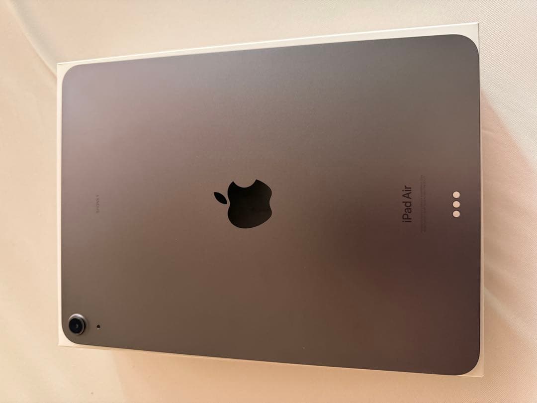 R*i様 Apple iPad Air 第5世代 10.9インチ スペースグレー