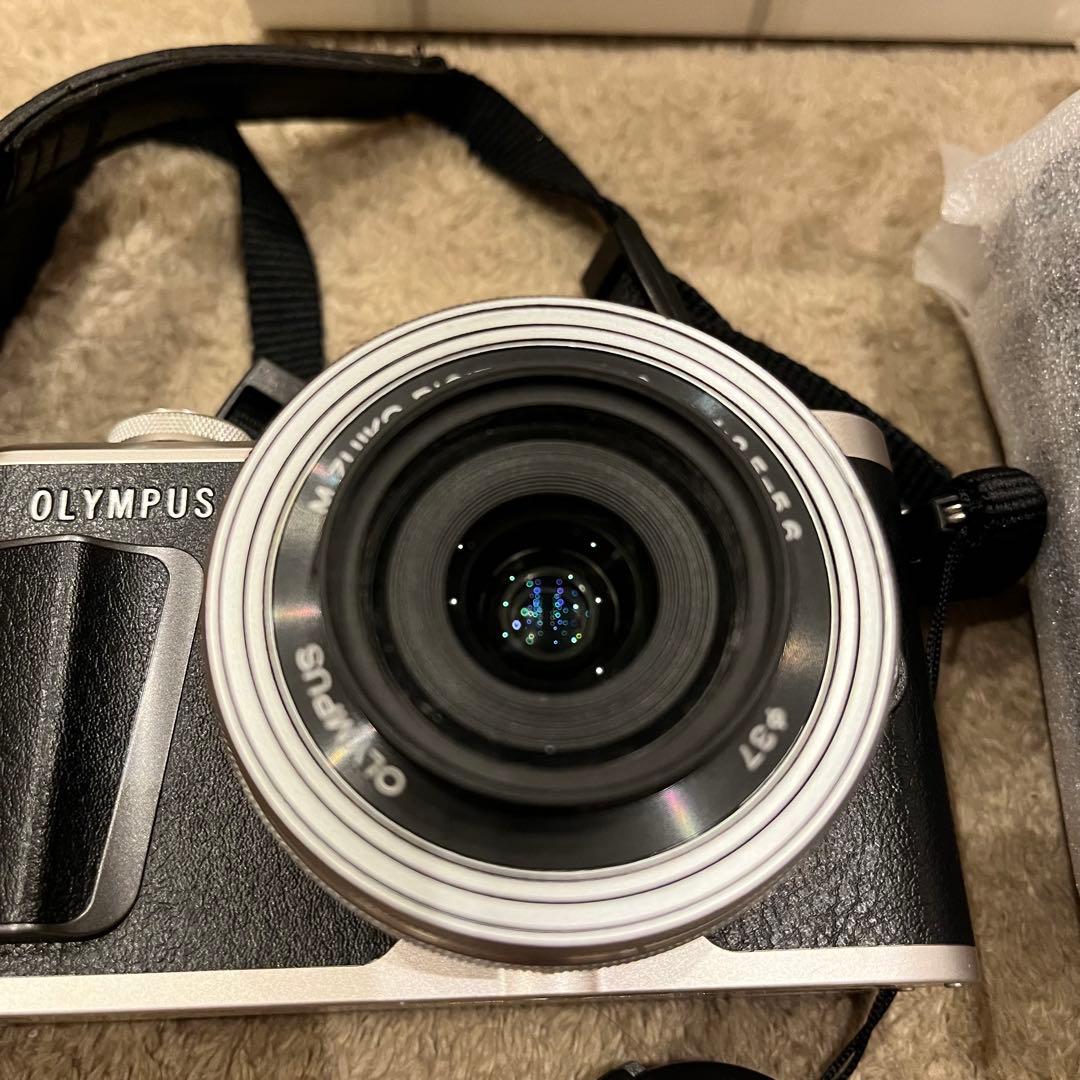 OLYMPUS ミラーレス一眼カメラ PEN E-PL9 ダブルズームキット