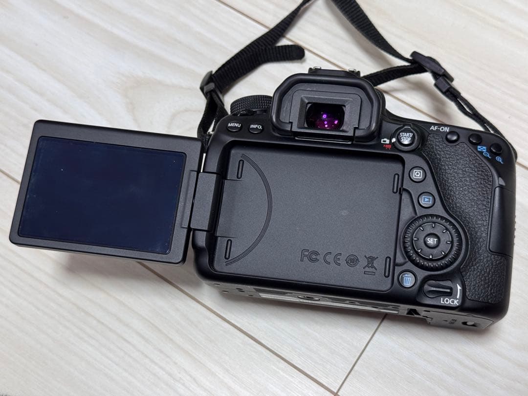 Canon EOS 80D + EF-S 18-135mmレンズ