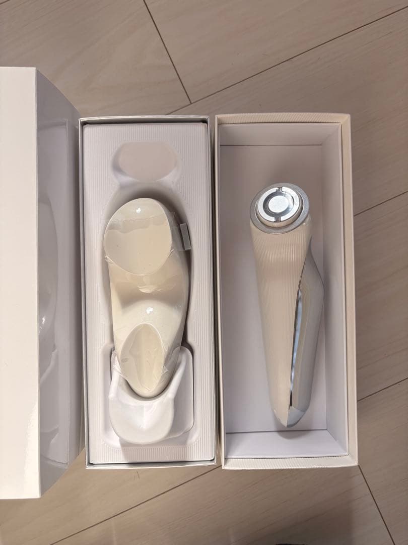 ReFa BEAUTECH RAISEホワイト 専用ケース付き