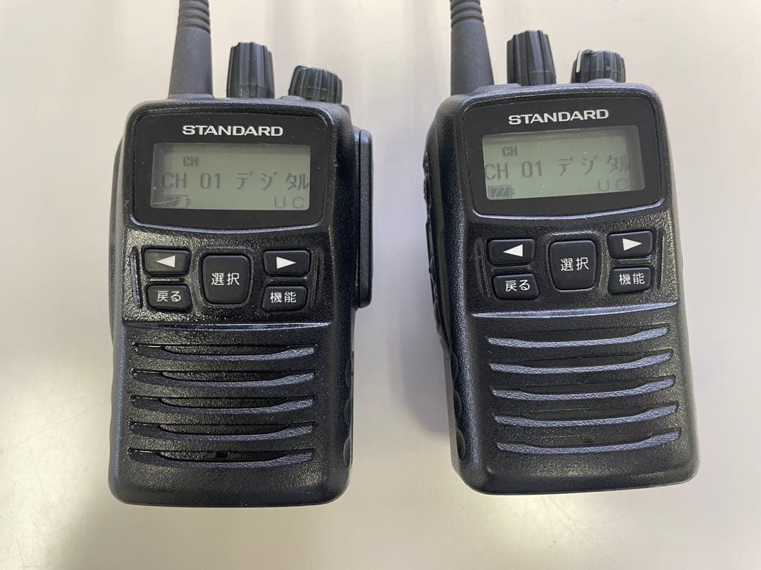 S*r様 スタンダード製デジタルハンディ無線機 VXD450U 2台 充電器付き