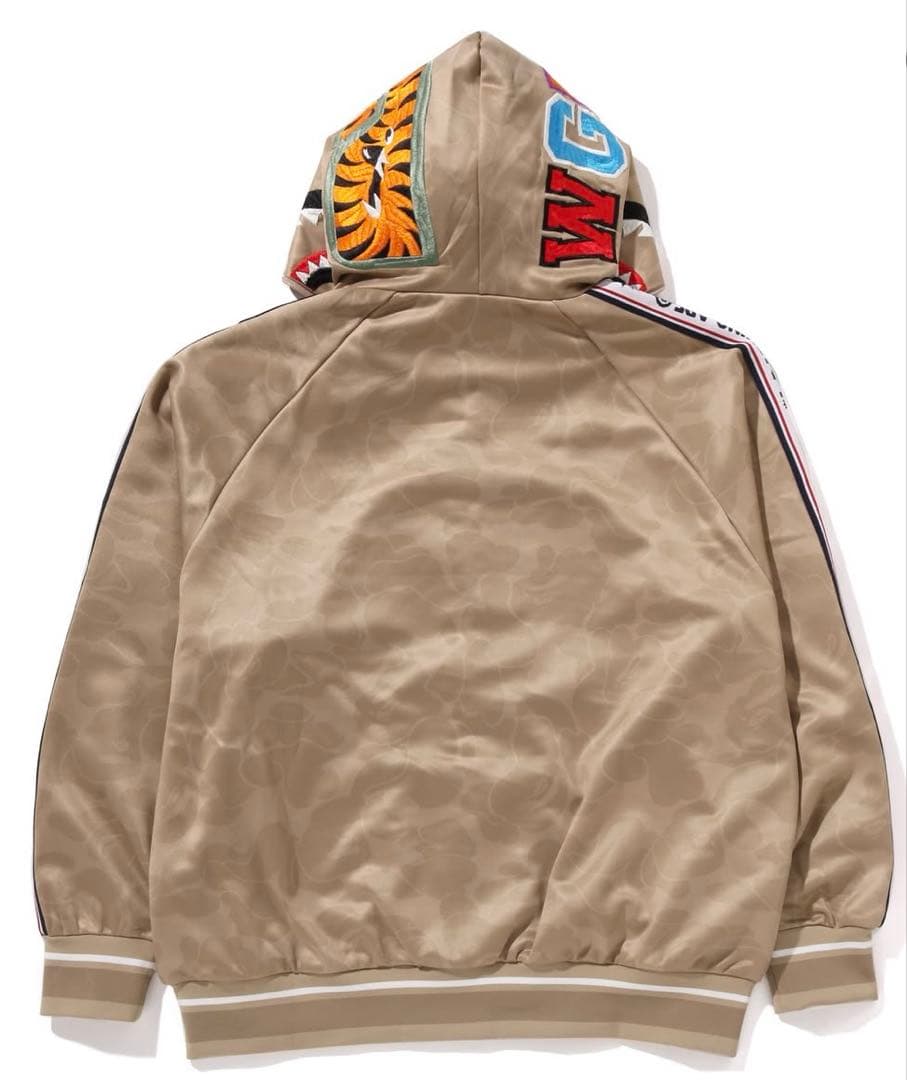 エイプ　ソリッドカモ・リラックスフィット・シャーク・フルジップ・フーディー