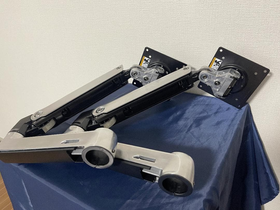 ERGOTRON LX デュアルスタッキングアーム 長身ポール (アルミニウム)