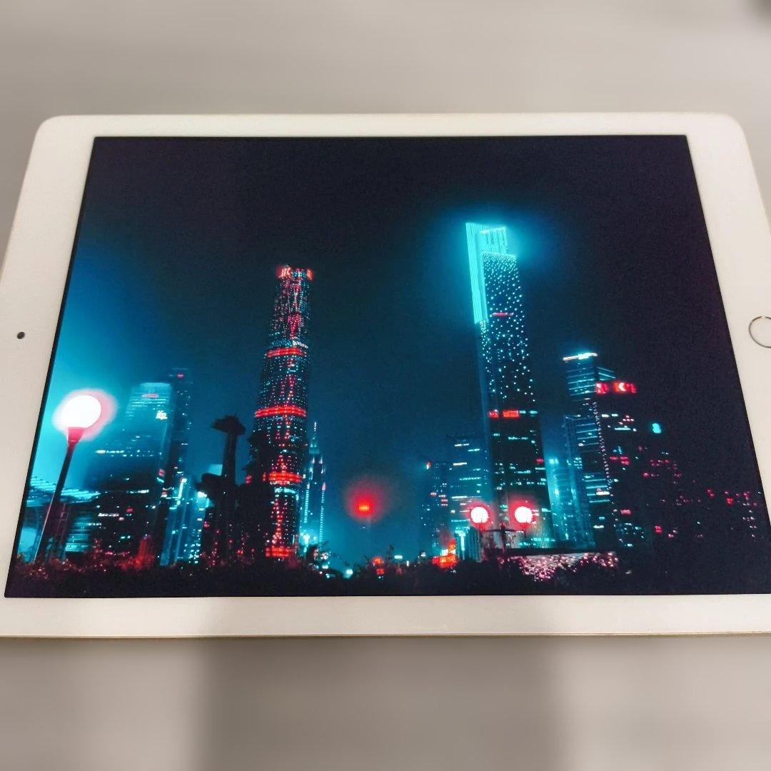 【軽快OS】iPad 第5世代セルラー 32GBゴールド＋ペン＋充電器＋ケーブル