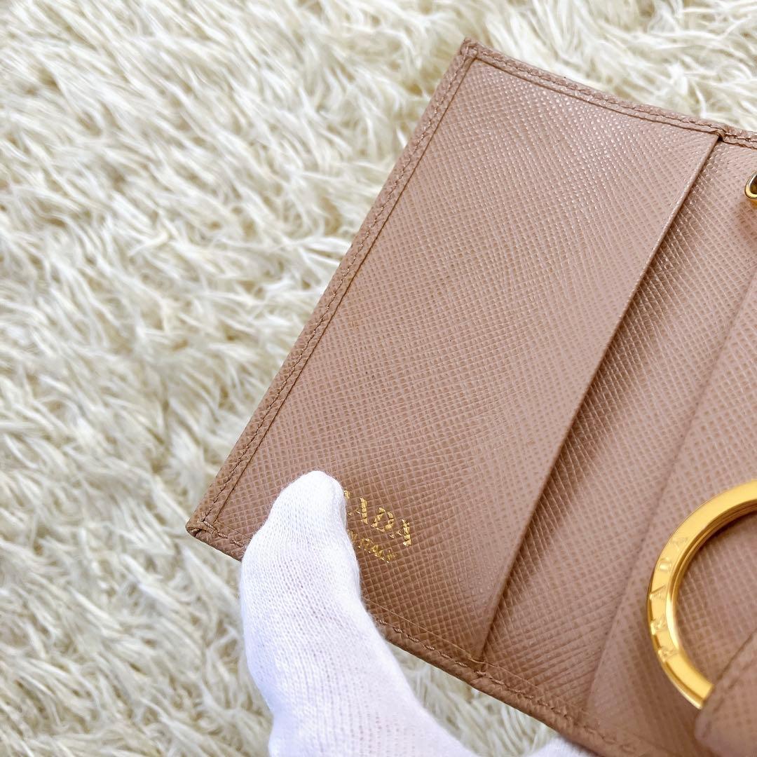 美品✨ギャランティ箱付 プラダ サフィアーノ キーリング付4連キーケースベージュ