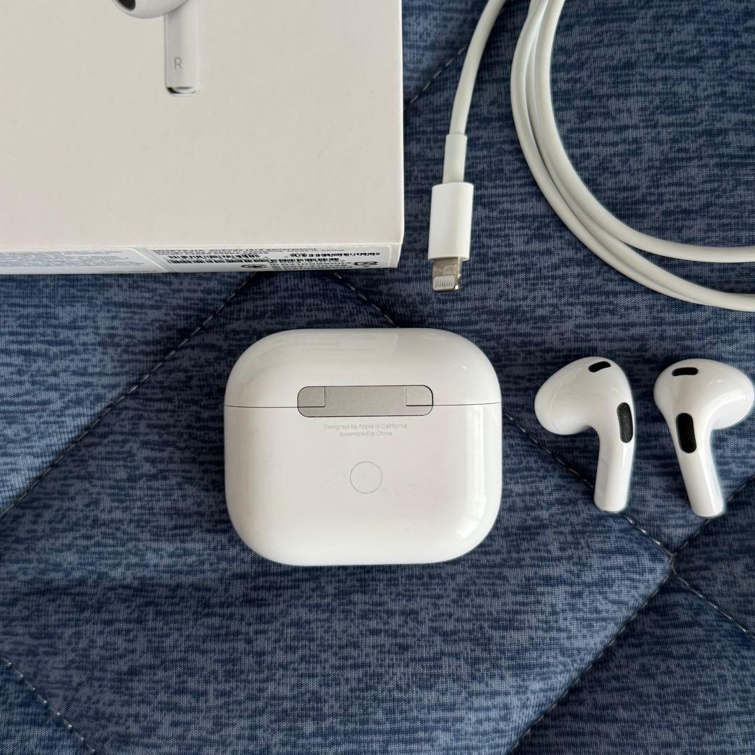 Apple AirPods第3世代 ホワイト 充電ケーブル付き