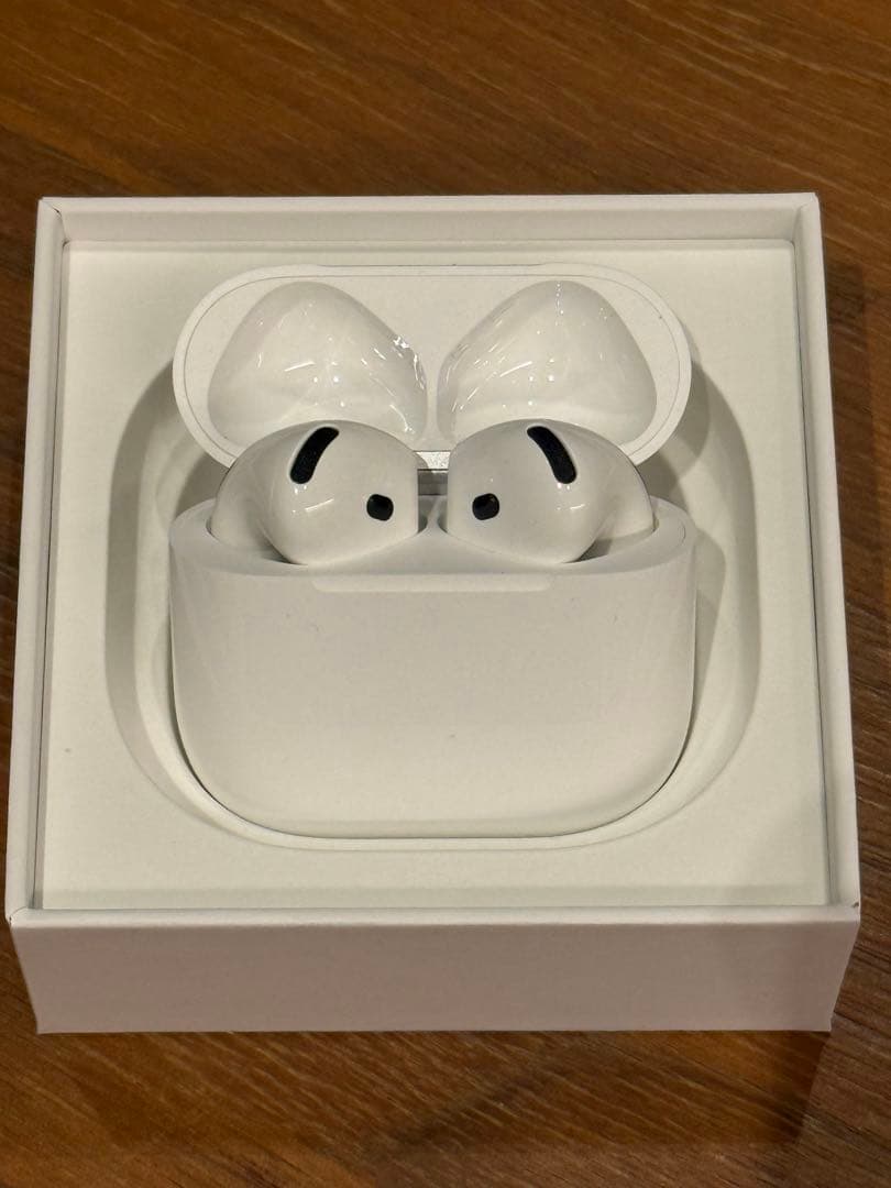 AirPods 4 アクティブノイズキャンセリング有り