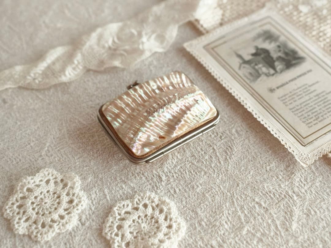 * vintage purse ୨୧ .·*° 貝がらの 小物入れ がま口