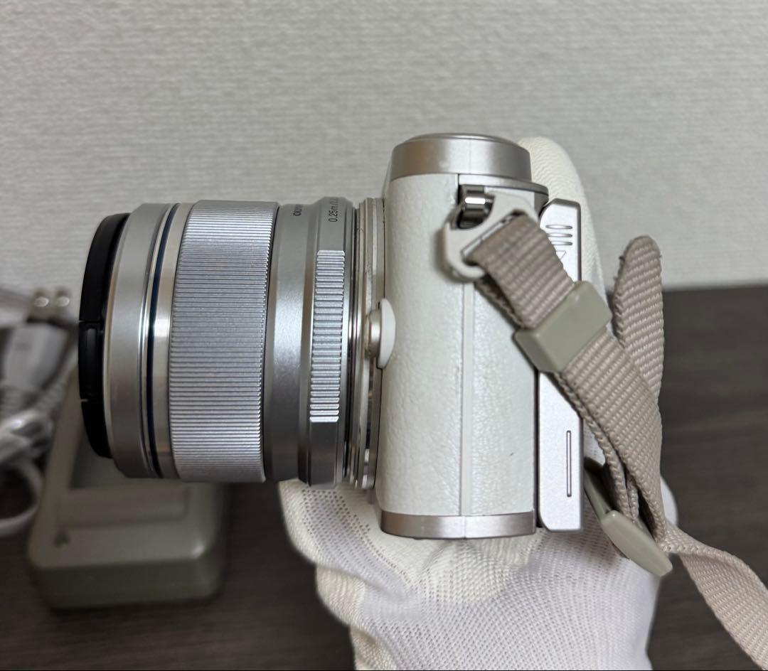 【動作確認済】 OLYMPUS PEN E-PL10 ミラーレス一眼 ホワイト