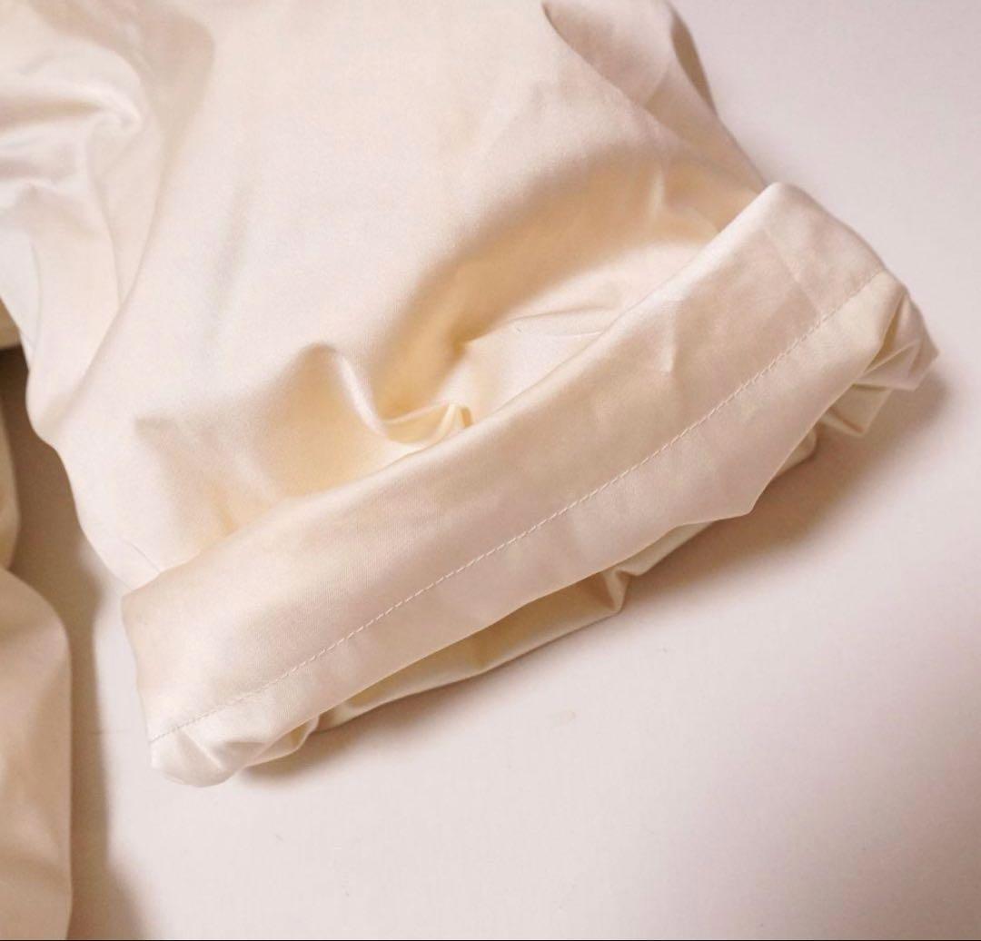 ユニクロ +j ホワイト ボンリュームダウン