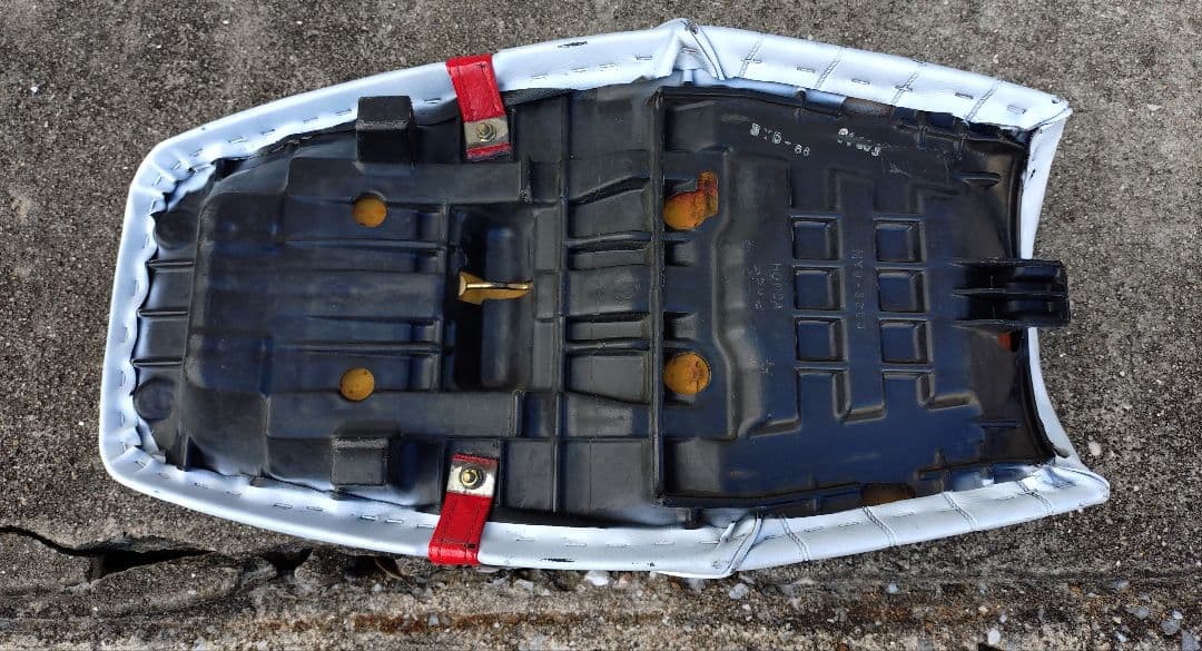 タックロールシート　シート CB400SF NC31