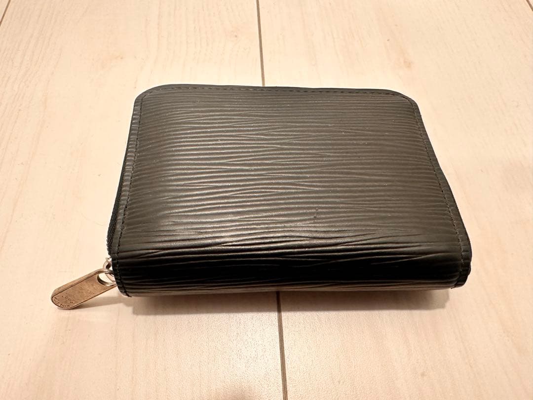 ルイヴィトン　エピ　ブラック　ジッピーパース