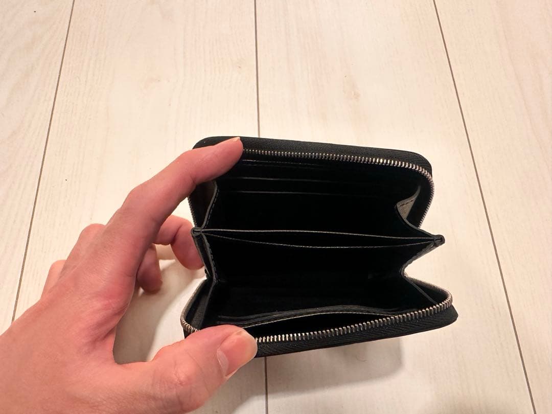 ルイヴィトン　エピ　ブラック　ジッピーパース