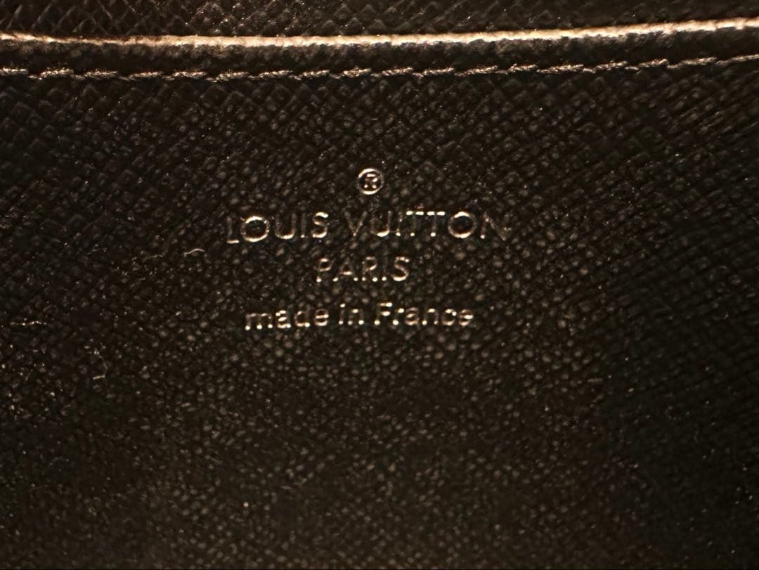 ルイヴィトン　エピ　ブラック　ジッピーパース