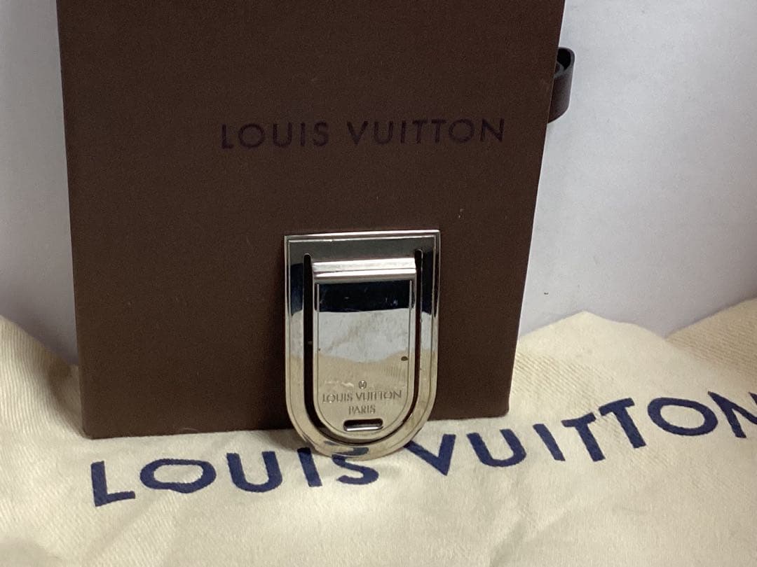 美品ルイヴィトンLOUIS VUITTON マネークリップ シルバー本物