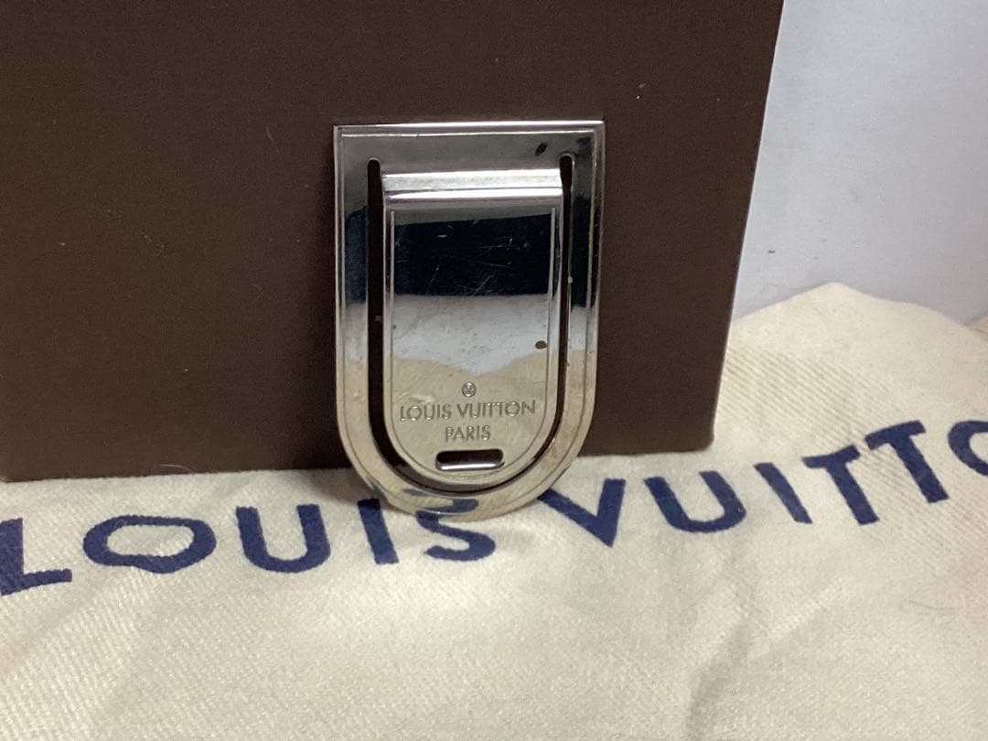 美品ルイヴィトンLOUIS VUITTON マネークリップ シルバー本物
