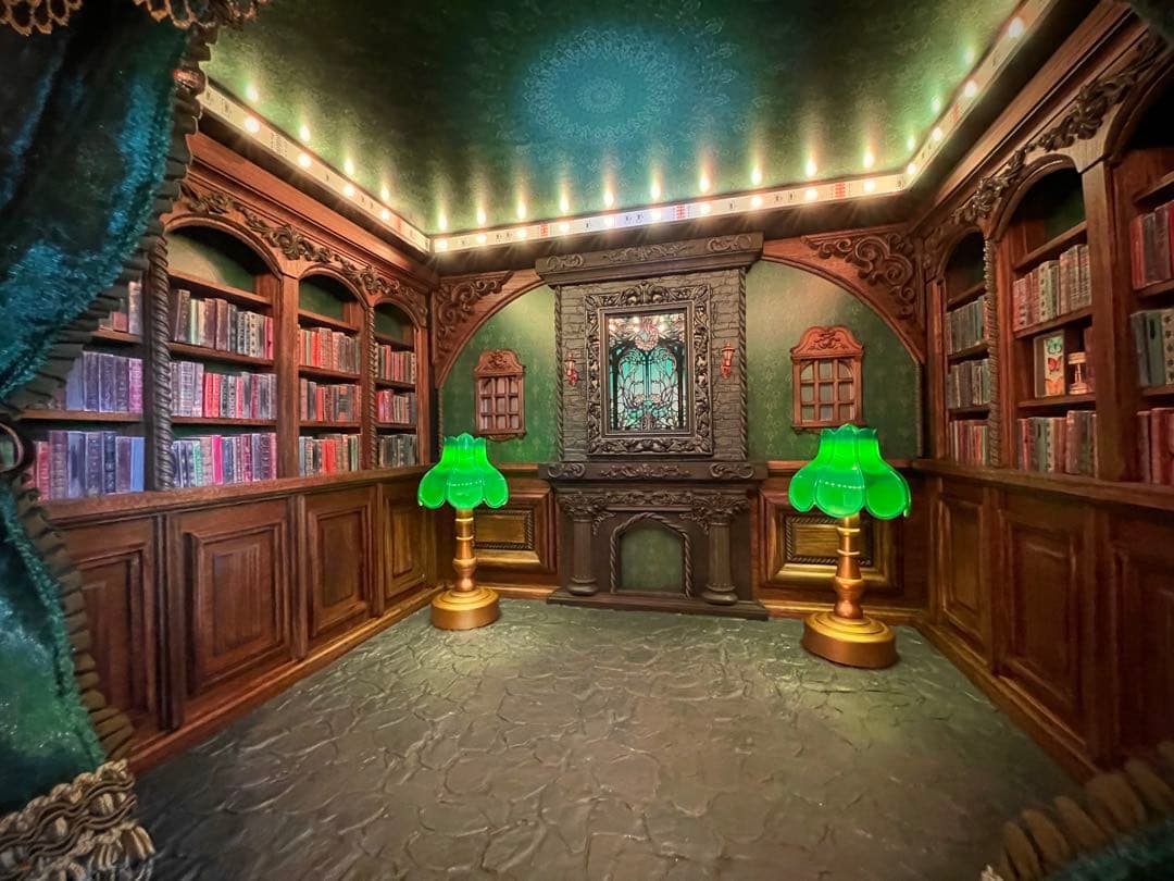 アンティページ　劇場型ドールハウス