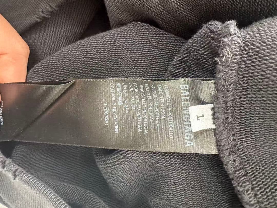 BALENCIAGA ブラック パーカー ユニセックス