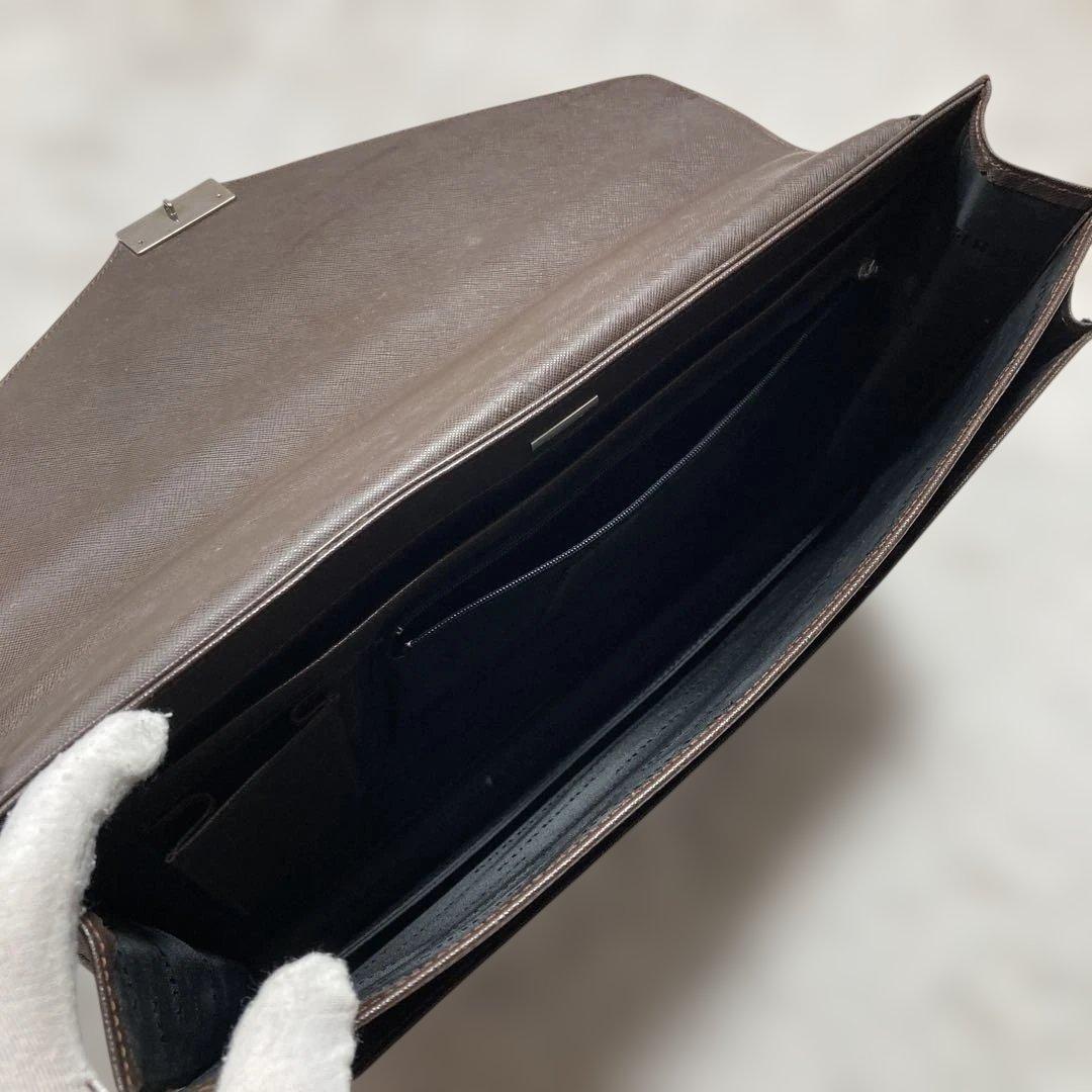 美品 バーバリー ダレスバッグ A4可 鍵付き サフィアーノレザー本革 濃茶