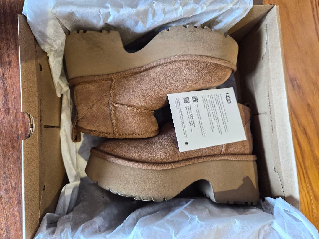 UGG クラシック ウルトラ ミニ ニュー ハイツ　サイズ 6