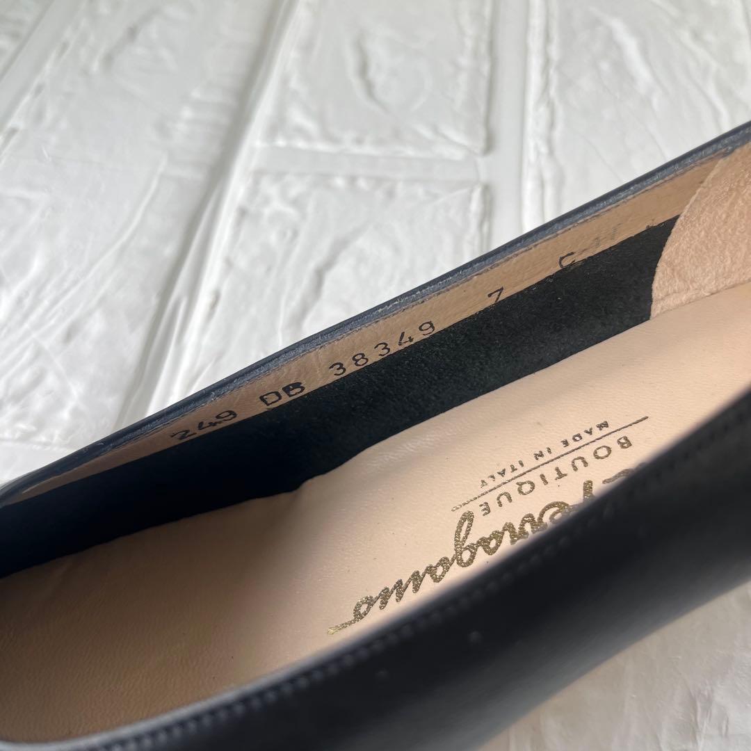 Salvatore Ferragamo フェラガモ ブラックパンプス 7C