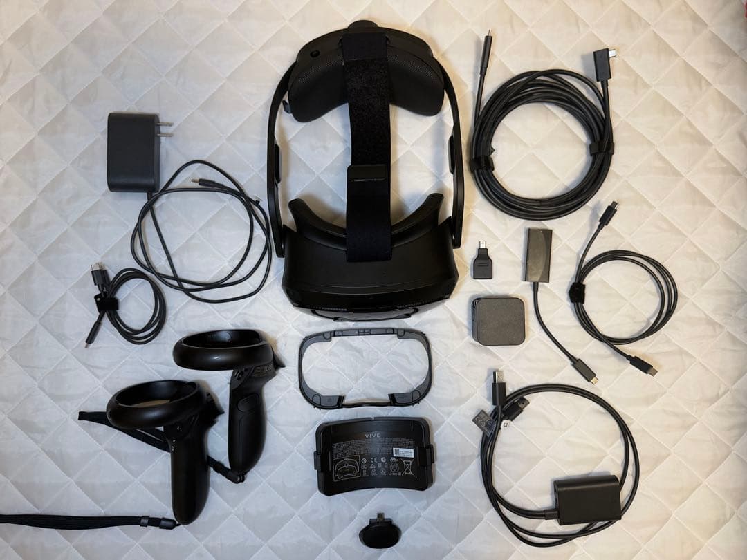 VIVE Focus Vision＋ストリーミングキット＋フェイシャルトラッカー