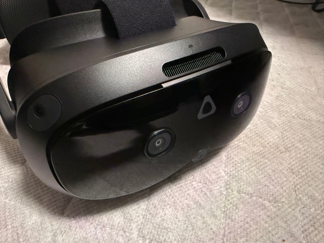 VIVE Focus Vision＋ストリーミングキット＋フェイシャルトラッカー