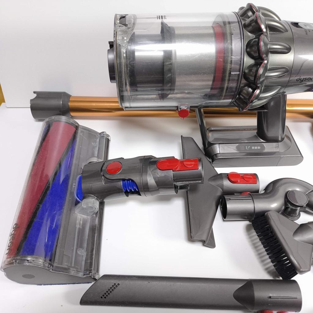 50分動作　ダイソン V10 SV12 サイクロン掃除機 本体と付属品 No12