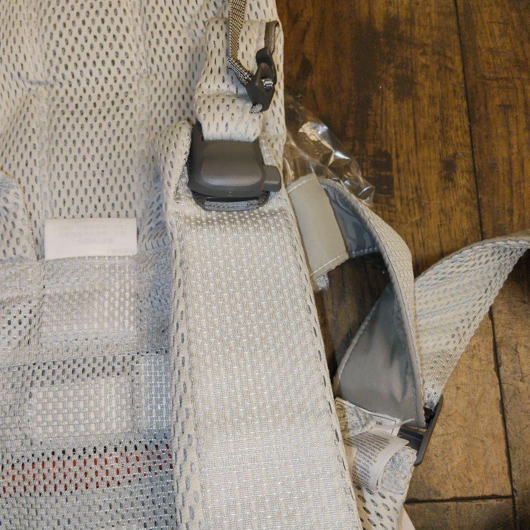 【美品】BABYBJORN ONEKAI Air ワンカイエアー シルバー