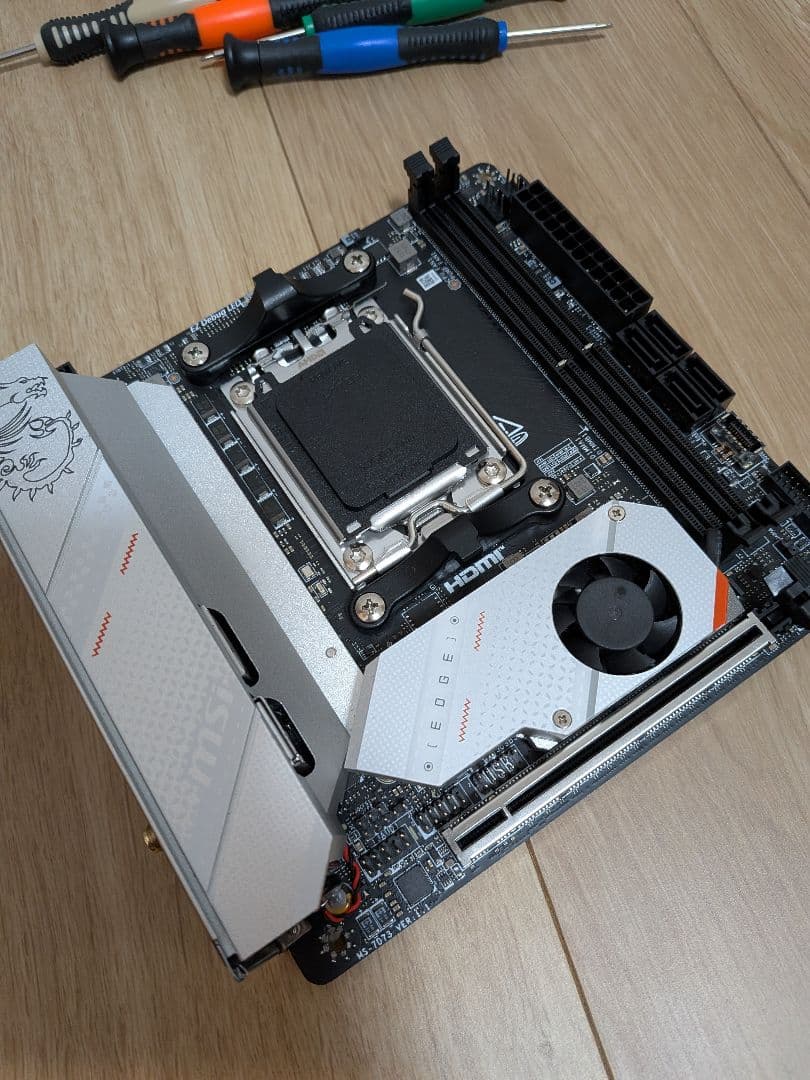 MSI B650I EDGE WIFI （動作品、ジャンク扱い）itx am5