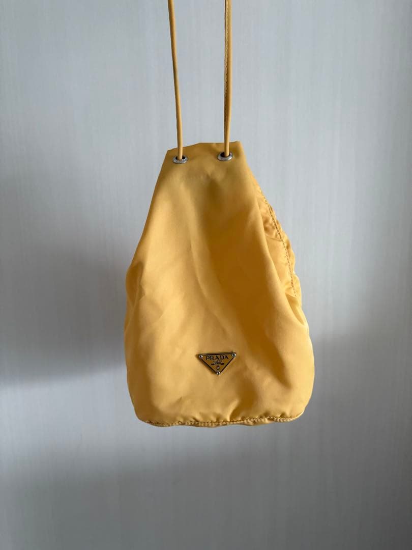 プラダ 巾着　イエロー